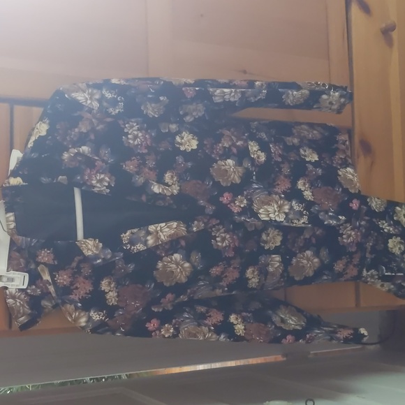 Gorgeous Unbranded Floral Suit, size aprx 40R, 32x32 - Picture 1 of 4